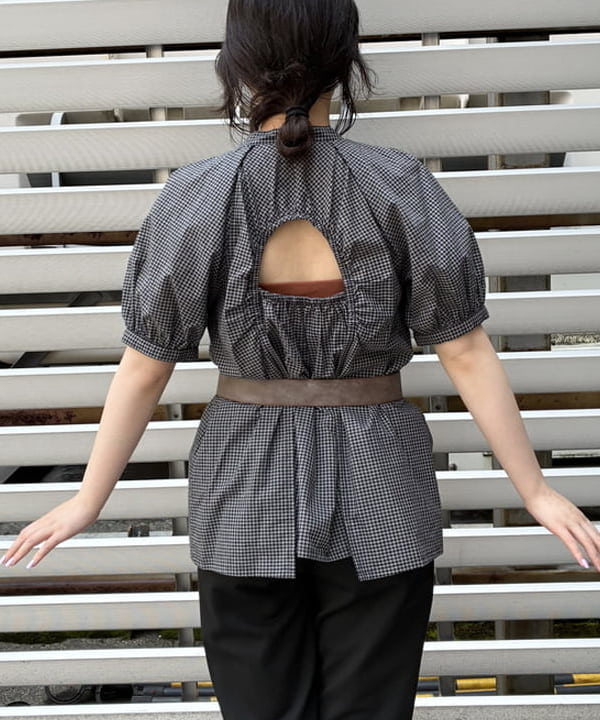 晶さんの「BEAMS WOMEN｜チェック バックオープン ブラウス」を使ったコーディネート
