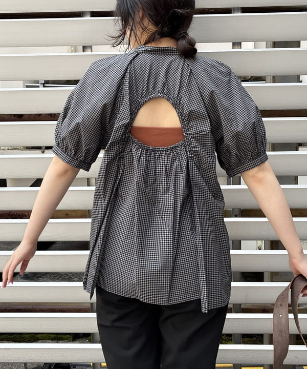 晶さんの「BEAMS WOMEN｜チェック バックオープン ブラウス」を使ったコーディネート