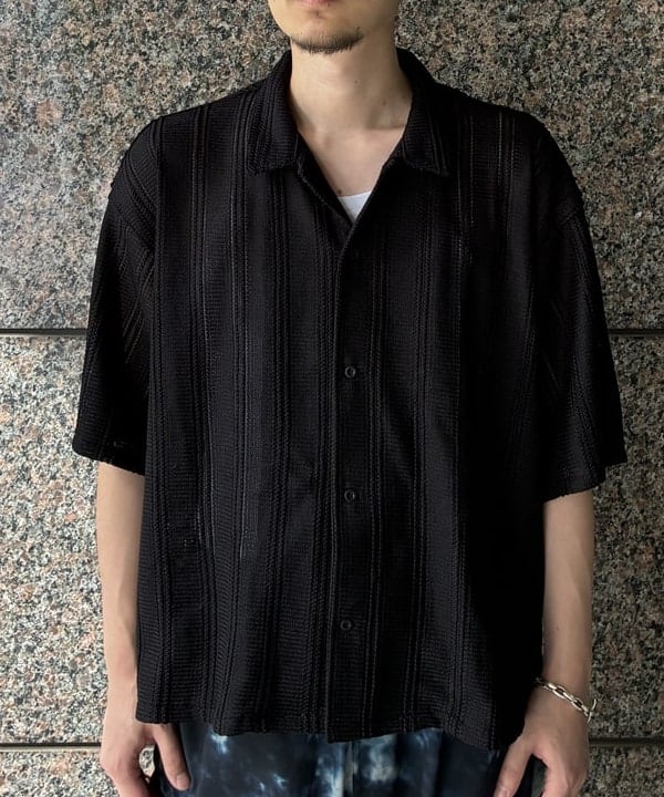 森田 倫太郎さんの「BEAMS WOMEN｜ショート メッシュ オープンカラーシャツ【ワイドショートフィット】」を使ったコーディネート