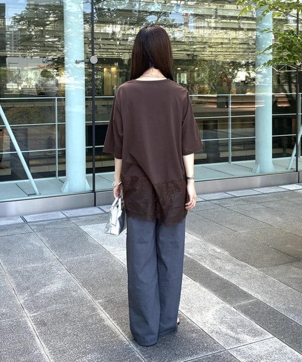 蒲原 捺美さんの「BEAMS WOMEN｜レース 切り替え Tシャツ」を使ったコーディネート