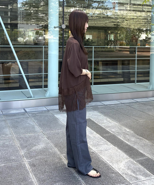 蒲原 捺美さんの「BEAMS WOMEN｜レース 切り替え Tシャツ」を使ったコーディネート