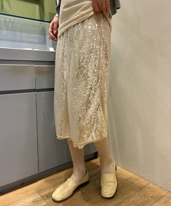 神坂 莉子さんの「BEAMS WOMEN｜リブ フロントギャザー フレンチスリーブ」を使ったコーディネート