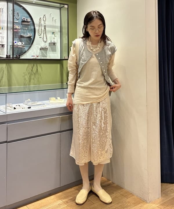 神坂 莉子さんの「BEAMS WOMEN｜リブ フロントギャザー フレンチスリーブ」を使ったコーディネート