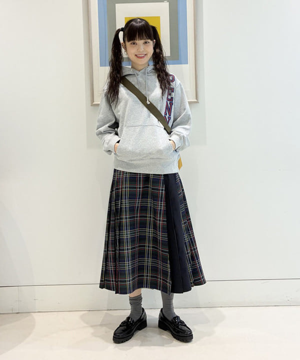 りかちょび/岸本梨佳さんの「【別注】L.L.Bean / Deep Bottom Leather Handle Zip Tote Mini」を使ったコーディネート