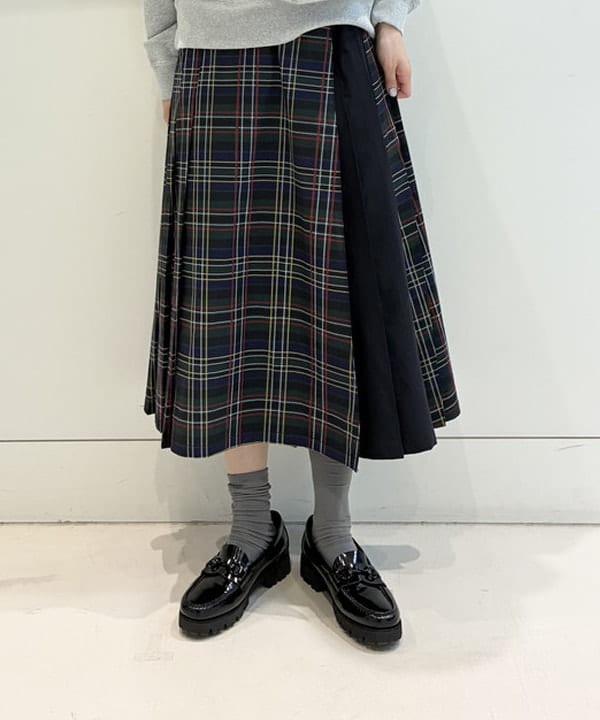 りかちょび/岸本梨佳さんの「【別注】L.L.Bean / Deep Bottom Leather Handle Zip Tote Mini」を使ったコーディネート
