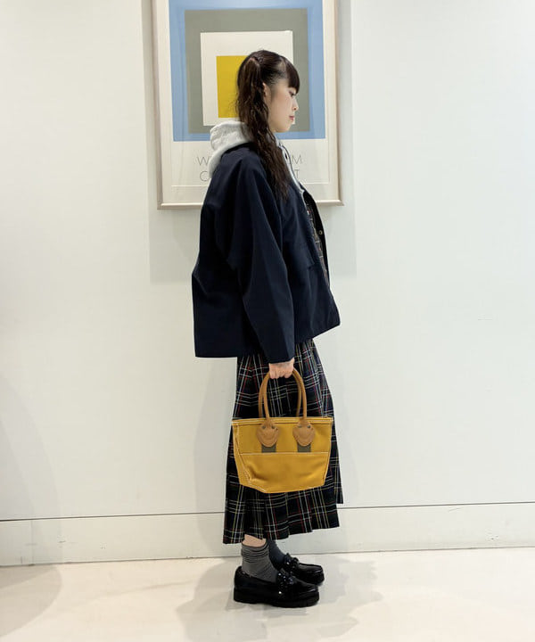 りかちょび/岸本梨佳さんの「【別注】L.L.Bean / Deep Bottom Leather Handle Zip Tote Mini」を使ったコーディネート