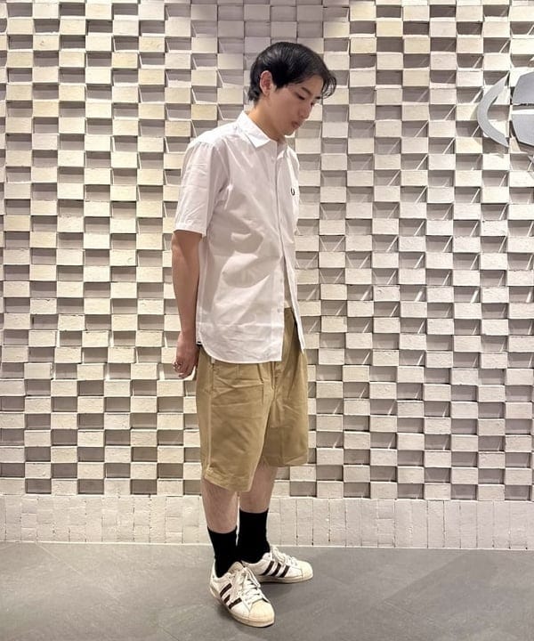 藤井 倖輝さんの「BEAMS WOMEN｜BEAMS｜【別注】FRED PERRY / Broad Short Sleeve Shirts｜半袖｜ブロード生地 上品｜別注 」を使ったコーディネート