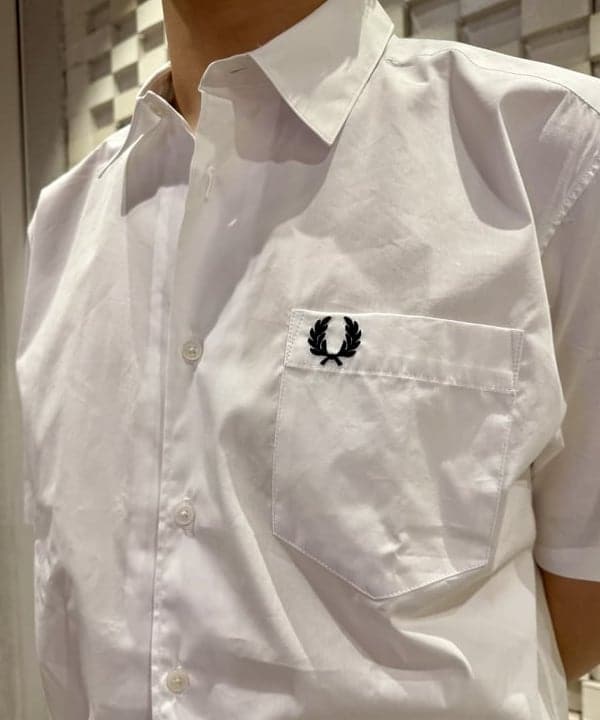 藤井 倖輝さんの「BEAMS WOMEN｜BEAMS｜【別注】FRED PERRY / Broad Short Sleeve Shirts｜半袖｜ブロード生地 上品｜別注 」を使ったコーディネート