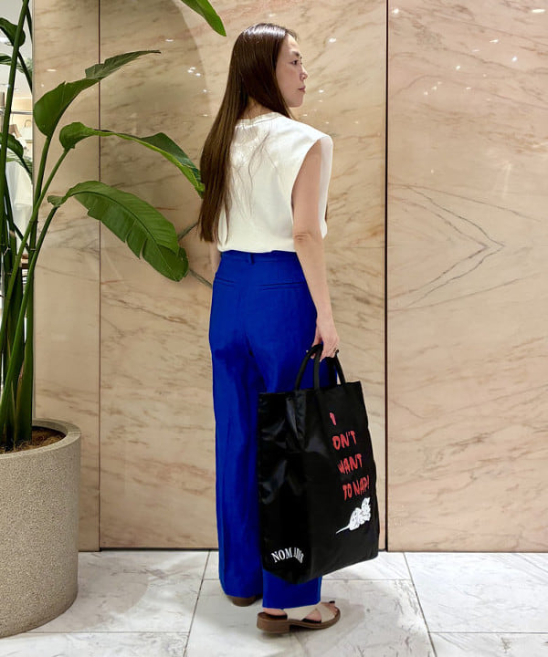 関 桂子さんの「BEAMS WOMEN｜【別注】スタイリスト佐藤佳菜子 &times; SLOANE / リブ クルーネック フレンチスリーブ トップス」を使ったコーディネート