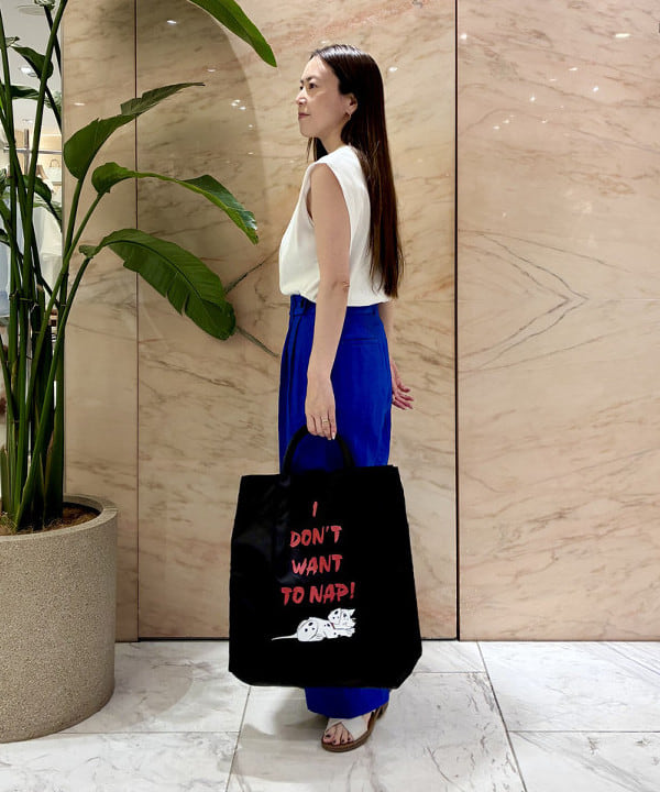 関 桂子さんの「BEAMS WOMEN｜【別注】スタイリスト佐藤佳菜子 &times; SLOANE / リブ クルーネック フレンチスリーブ トップス」を使ったコーディネート