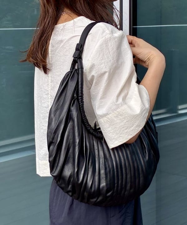 住吉　明佳さんの「BEAMS WOMEN｜エディター東原妙子 &times; Demi-Luxe BEAMS / ライトウェイト スカート」を使ったコーディネート