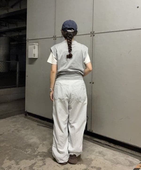 チナツさんの「BEAMS WOMEN｜チェック ストライプ ヘムコード パンツ」を使ったコーディネート
