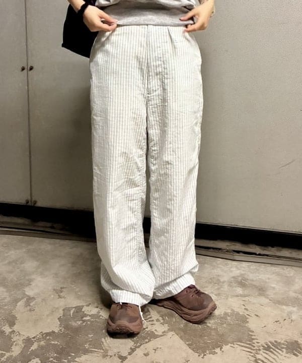 チナツさんの「BEAMS WOMEN｜チェック ストライプ ヘムコード パンツ」を使ったコーディネート