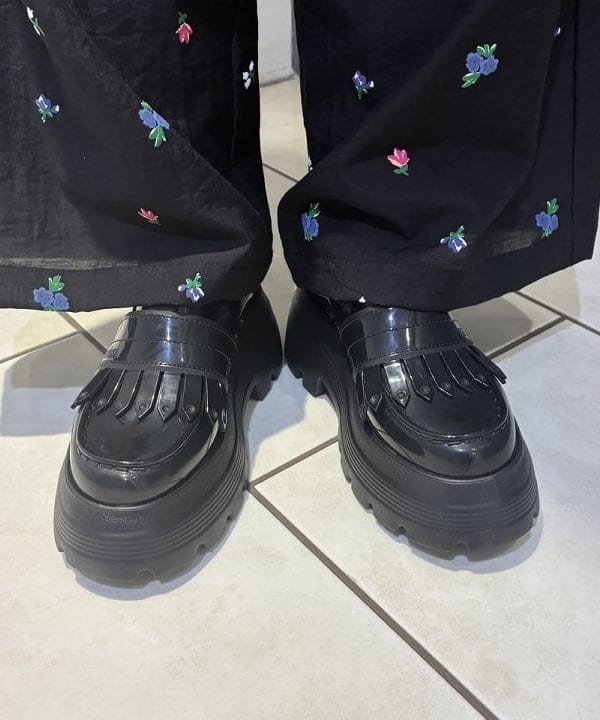 SAEさんの「BEAMS WOMEN｜【別注】FRED PERRY / ロングスリーブ ボタン ポロシャツ」を使ったコーディネート