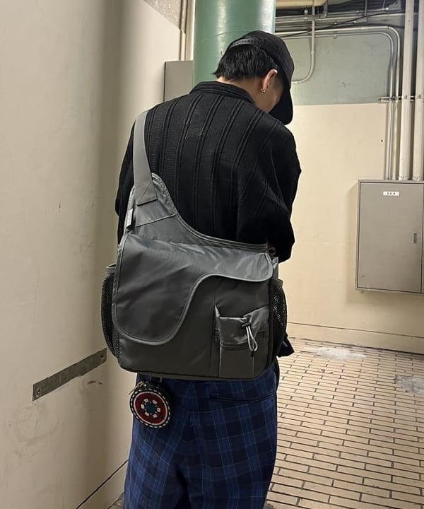 BANさんの「BEAMS WOMEN｜ショート メッシュ オープンカラーシャツ【ワイドショートフィット】」を使ったコーディネート