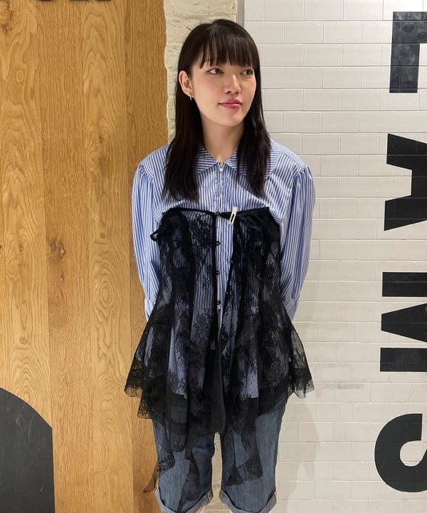 rinnaさんの「BEAMS WOMEN｜レース ラッフル ロング ジレ」を使ったコーディネート