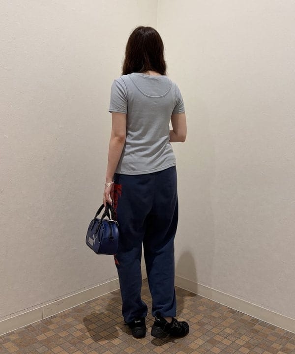 reiさんの「BEAMS WOMEN｜【別注】PUMA / ミニ グリップ バッグ」を使ったコーディネート