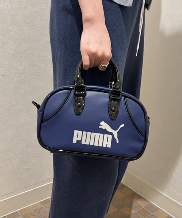 reiさんの「BEAMS WOMEN｜【別注】PUMA / ミニ グリップ バッグ」を使ったコーディネート