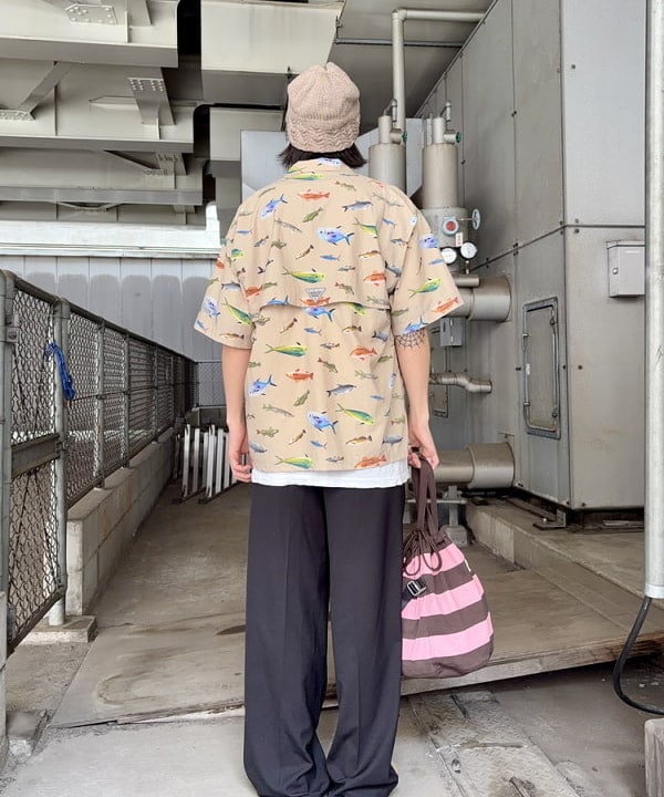 高遠 恒巳さんの「BEAMS WOMEN｜【別注】Columbia / PFG 総柄シャツ」を使ったコーディネート