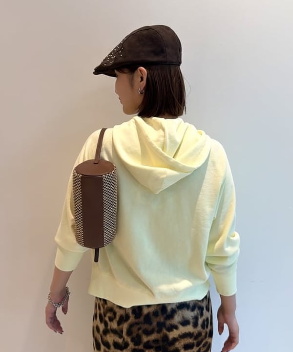 松本 佳菜子さんの「BEAMS WOMEN｜ベロア プリント レース ヘム スカート」を使ったコーディネート