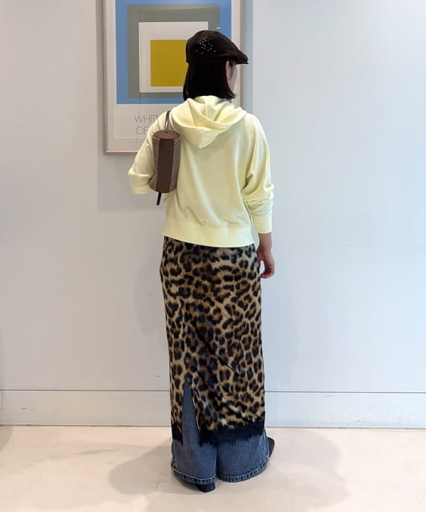 松本 佳菜子さんの「BEAMS WOMEN｜ベロア プリント レース ヘム スカート」を使ったコーディネート