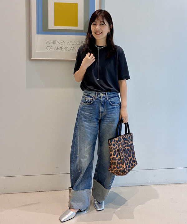 住吉　明佳さんの「BEAMS WOMEN｜【別注】スタイリスト佐藤佳菜子 &times; SLOANE / ウール混 クルーネック  Tシャツ」を使ったコーディネート