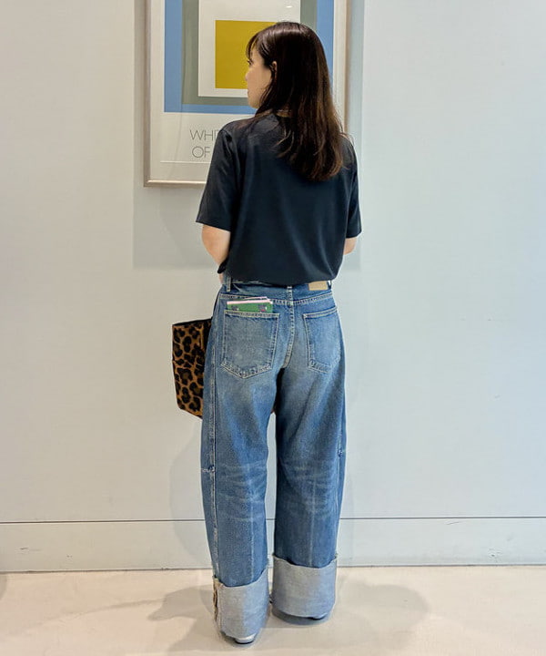 住吉　明佳さんの「BEAMS WOMEN｜【別注】スタイリスト佐藤佳菜子 &times; SLOANE / ウール混 クルーネック  Tシャツ」を使ったコーディネート