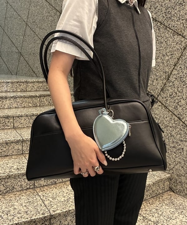amiriさんの「BEAMS WOMEN｜レザーラップ ミュール」を使ったコーディネート