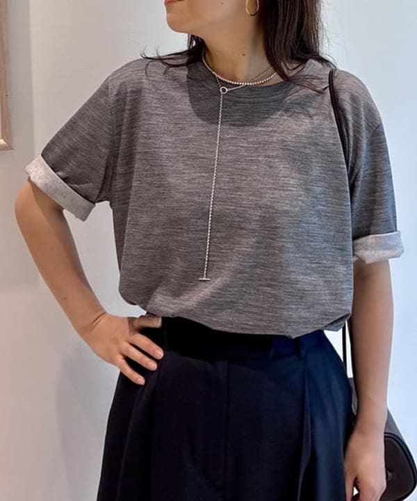 住吉　明佳さんの「BEAMS WOMEN｜【別注】スタイリスト佐藤佳菜子 &times; SLOANE / ウール混 クルーネック  Tシャツ」を使ったコーディネート