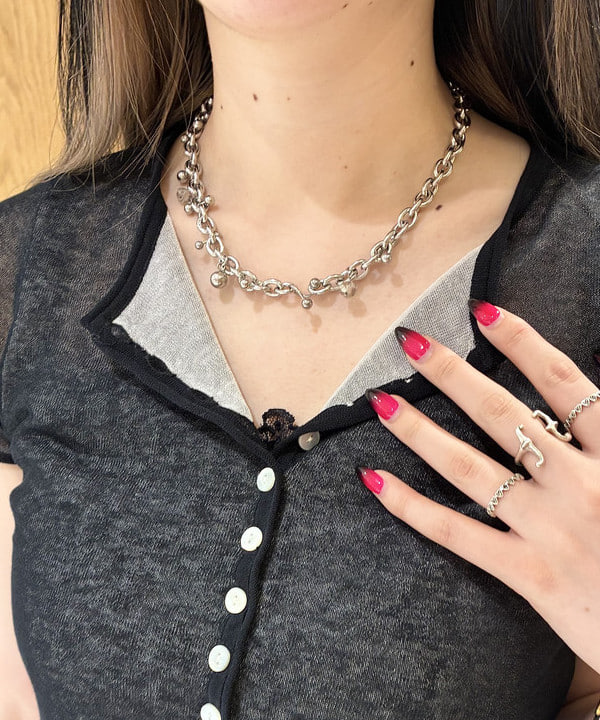 江口 息吹さんの「BEAMS WOMEN｜【別注】bLicensceLL / ビジュー 2WAY チェーン バッグ」を使ったコーディネート