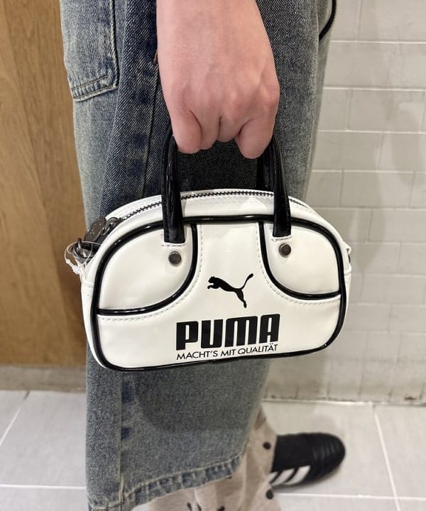 amaさんの「BEAMS WOMEN｜PUMA / 1976 マイクロ グリップ バッグ」を使ったコーディネート