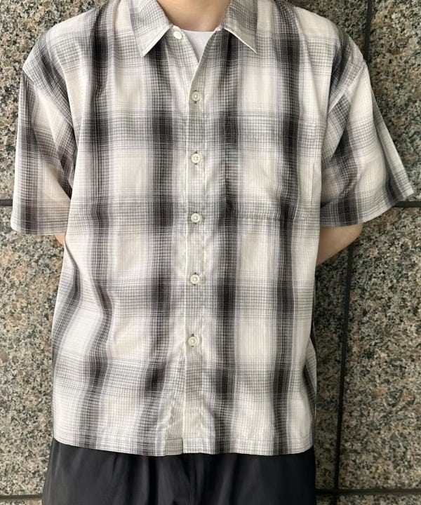 吉田 洸輝さんの「BEAMS WOMEN｜オンブレチェック ミニレギュラーカラーシャツ【リラックスフィット】」を使ったコーディネート