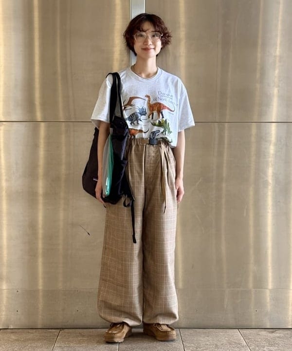 みりさんの「【別注】Atlas Screen Printing / Dinosaur Tee」を使ったコーディネート
