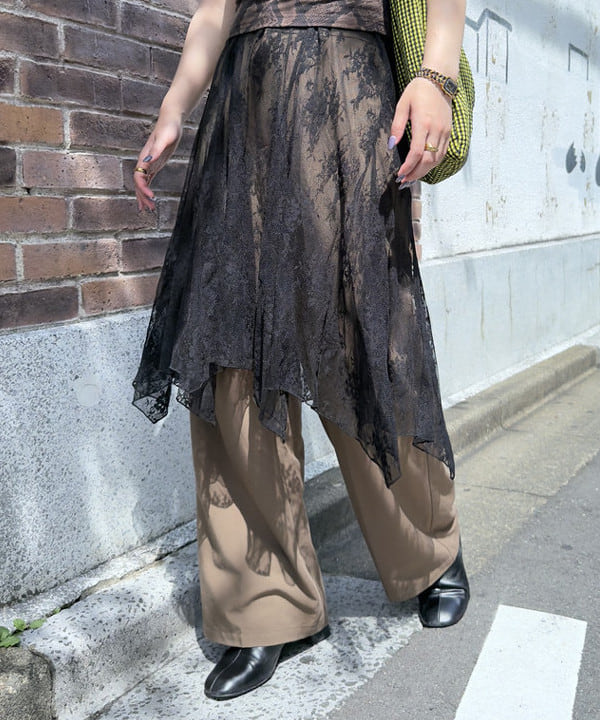 松本 佳菜子さんの「BEAMS WOMEN｜チェック トライアングル バッグ」を使ったコーディネート