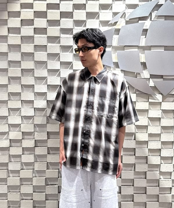 Yutoさんの「BEAMS WOMEN｜オンブレチェック ミニレギュラーカラーシャツ【リラックスフィット】」を使ったコーディネート