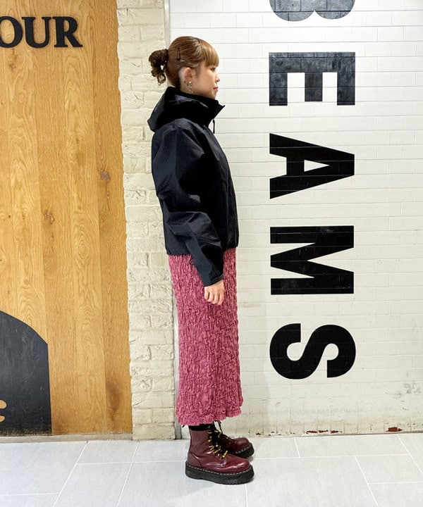 りかちょび/岸本梨佳さんの「BEAMS WOMEN｜カット シャーリング スカート」を使ったコーディネート
