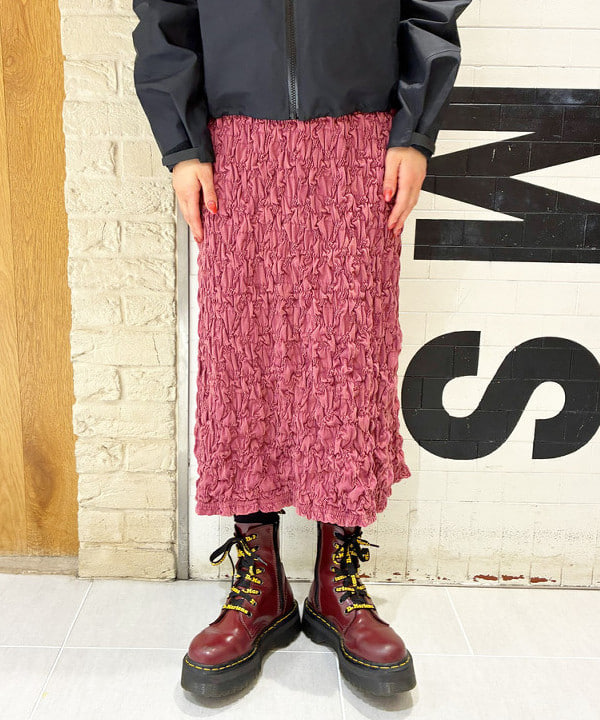 りかちょび/岸本梨佳さんの「BEAMS WOMEN｜カット シャーリング スカート」を使ったコーディネート