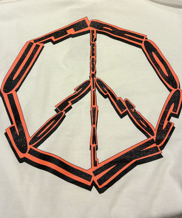 はっとりさんの「BEAMS WOMEN｜〈WOMEN〉FUJI ROCK FESTIVAL'26 / EISUKE HOSHI / P2A6E TEE」を使ったコーディネート