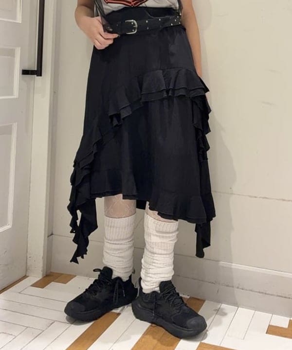 はっとりさんの「BEAMS WOMEN｜〈WOMEN〉FUJI ROCK FESTIVAL'26 / EISUKE HOSHI / P2A6E TEE」を使ったコーディネート