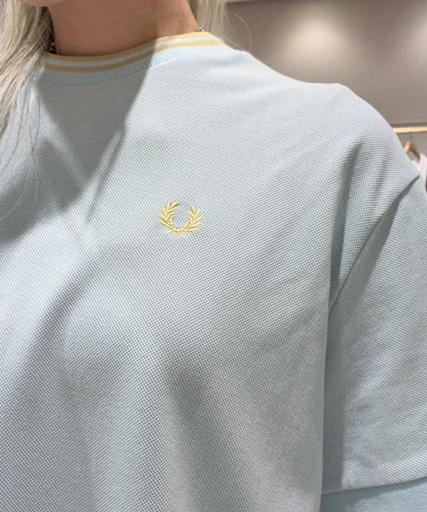 はっとりさんの「BEAMS WOMEN｜【別注】FRED PERRY / リラックスド ピケ Tシャツ」を使ったコーディネート