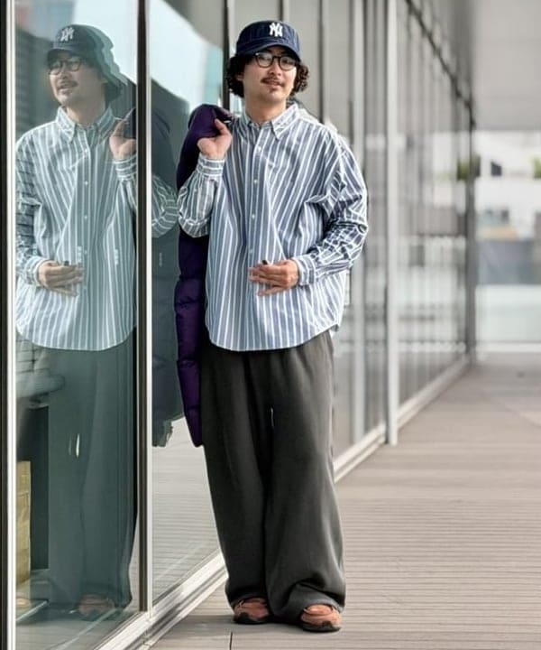 BAKU(東江 漠)さんの「【別注】Champion / リバースウィーブ（R）ワイド ペインターパンツ」を使ったコーディネート
