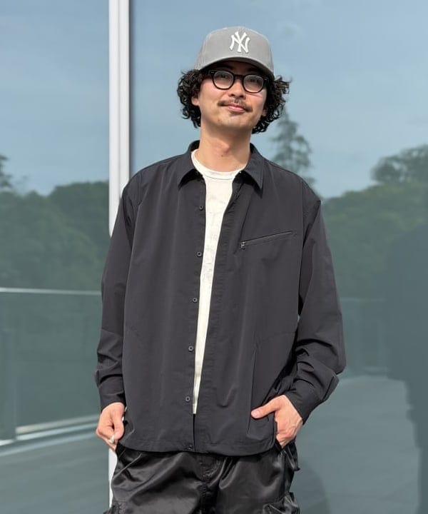 BAKU(東江 漠)さんの「テックシャツ」を使ったコーディネート