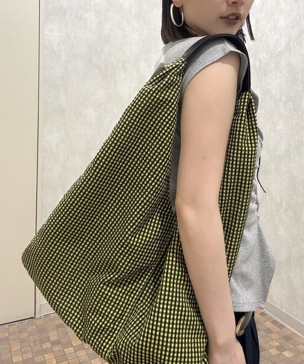 ayca!さんの「BEAMS WOMEN｜チェック トライアングル バッグ」を使ったコーディネート