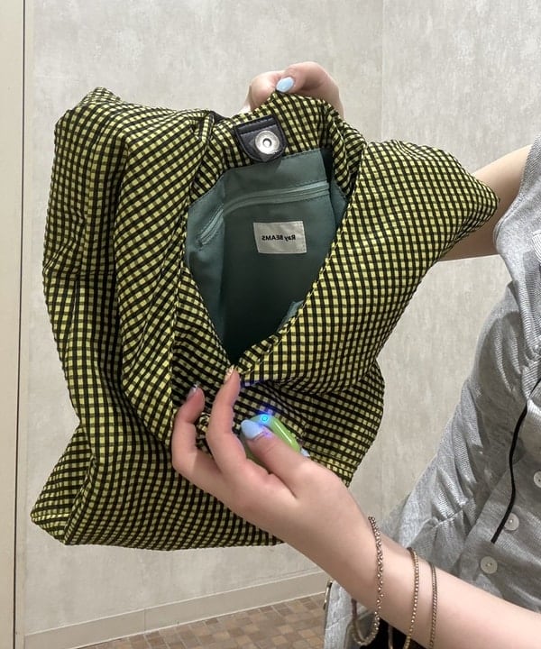 ayca!さんの「BEAMS WOMEN｜チェック トライアングル バッグ」を使ったコーディネート