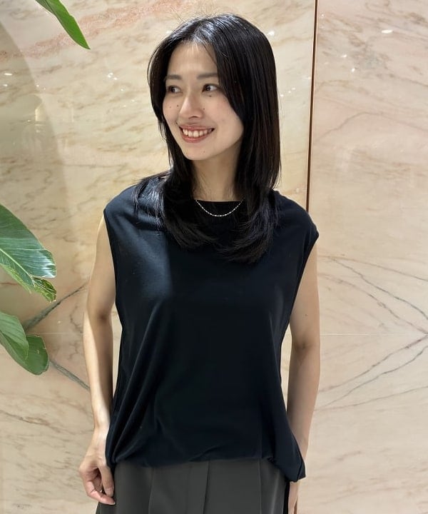 茂野 真楓さんの「BEAMS WOMEN｜COG THE BIGSMOKE / NELLY ノースリーブ トップス」を使ったコーディネート
