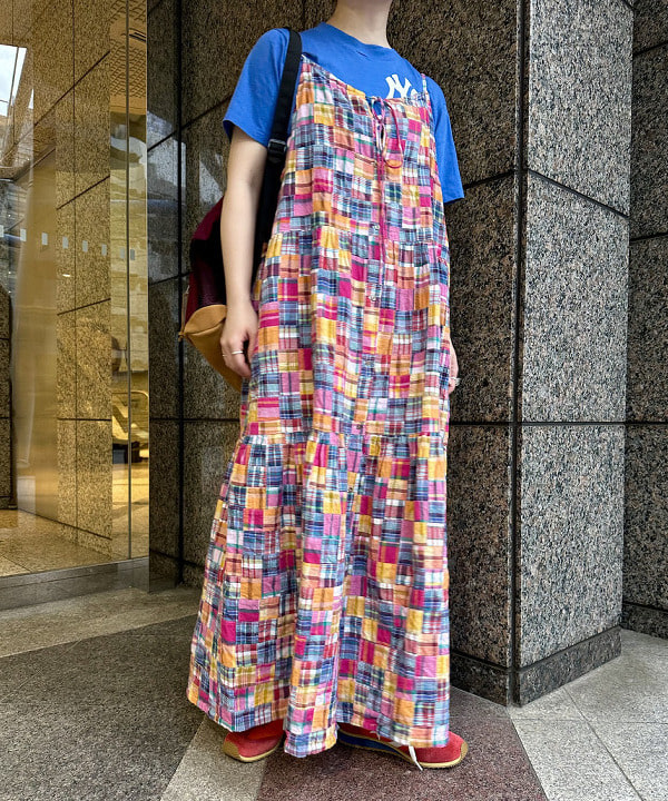 イシイ サオリさんの「BEAMS WOMEN｜JANSPORT &times; BEAMS / 別注 Pack & Go」を使ったコーディネート