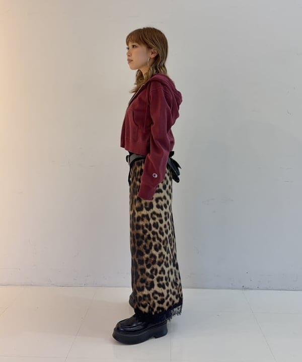 まゆちゃんさんの「BEAMS WOMEN｜ベロア プリント レース ヘム スカート」を使ったコーディネート
