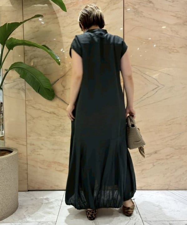 塚越 有紀さんの「BEAMS WOMEN｜TICCA / リネン フレンチスリーブ バルーン ワンピース」を使ったコーディネート