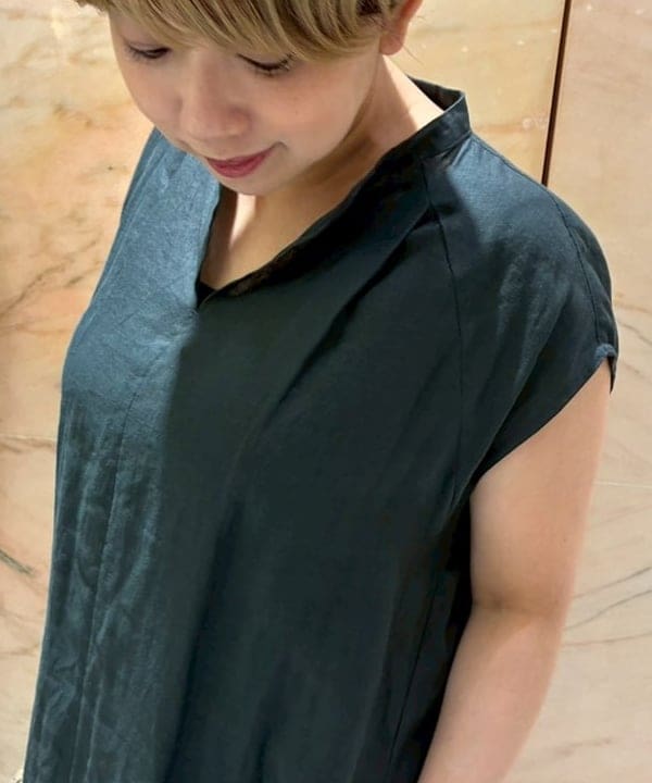 塚越 有紀さんの「BEAMS WOMEN｜TICCA / リネン フレンチスリーブ バルーン ワンピース」を使ったコーディネート