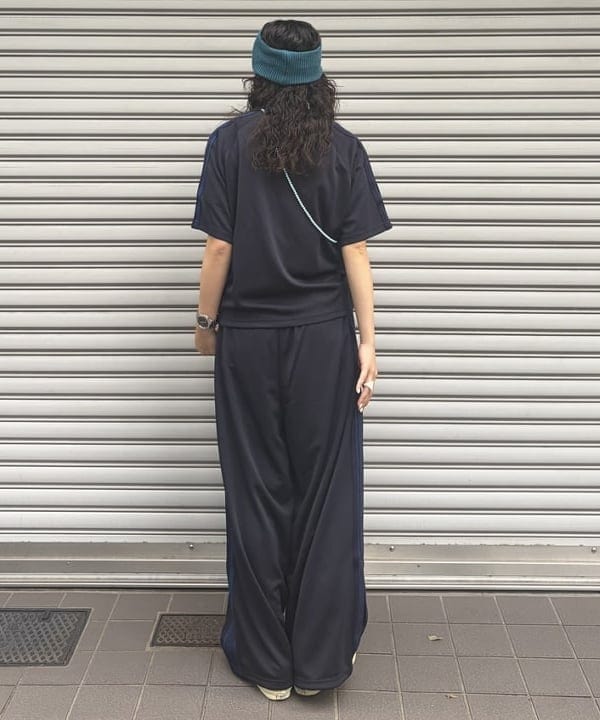 ばるたんさんの「BEAMS WOMEN｜【別注】NEEDLES / トラック ヒザデル パンツ」を使ったコーディネート